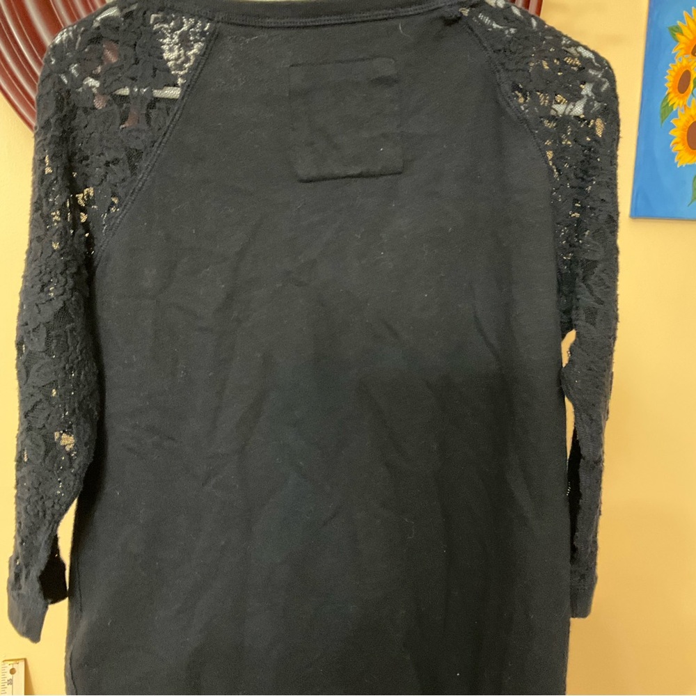 3x$20
Hollister shirt size medium blue - Picture 9 of 13